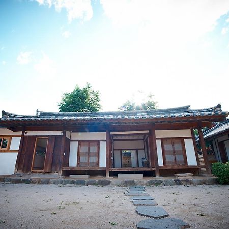 Отель Seoakseowon Кёнджу Экстерьер фото